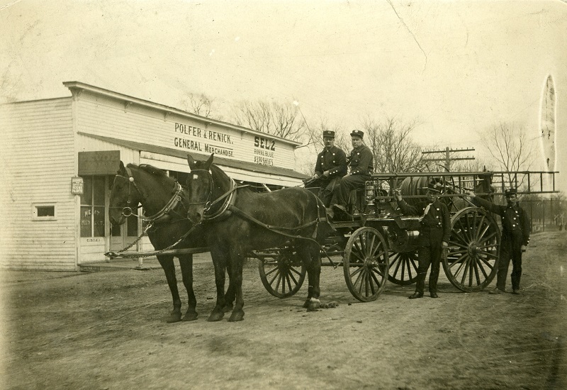 Early-1900s photograph of Leeds firefighters and a fire wagon outside the Polfer & Renick General Store. Courtesy of Marilyn and Bruce Schlosser.