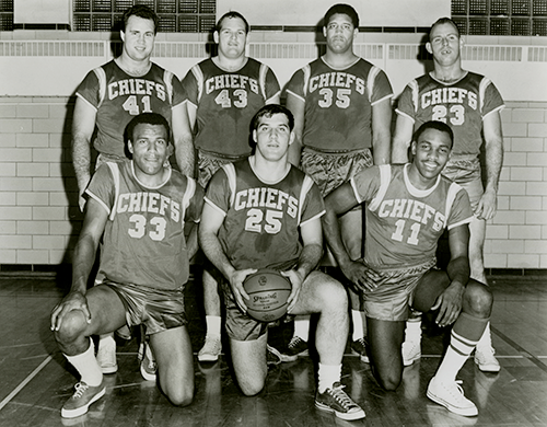 The Chiefs … basketball team? KCQ explores the team's once popular  offseason pastime