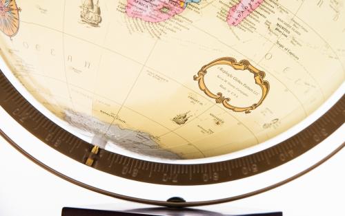 Globemaster Globe, detail