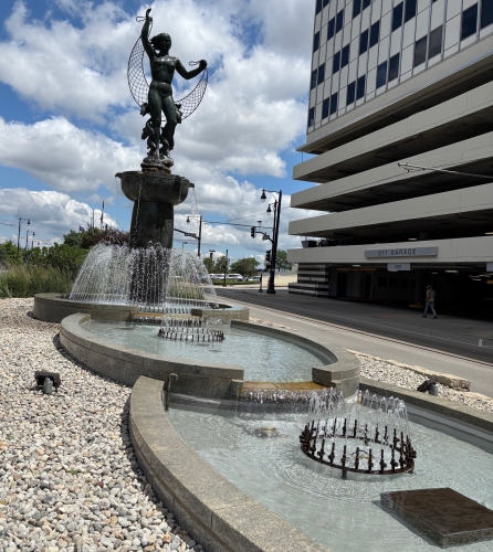 Muse of Missouri sculpture at 9th and Main Street