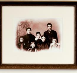Portrait of the Hixon Family (i)