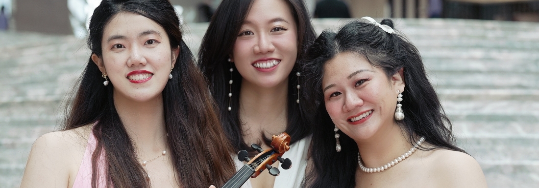 3 women with violin